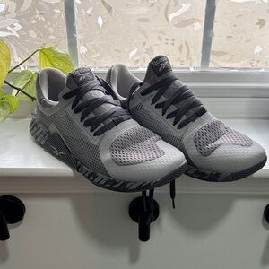 Reebok Men's Light Gray Athletic Shoes